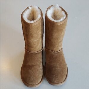 Minnetonka lined boots woman's size 9